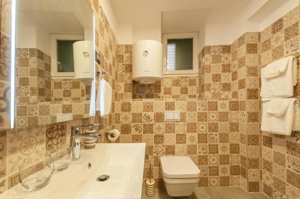 X Boutique Marinac Studio Apartments & Rooms 希贝尼克 外观 照片