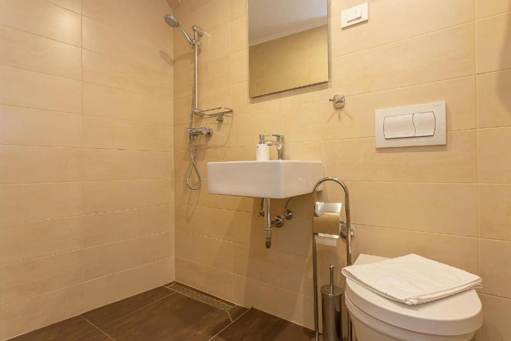 X Boutique Marinac Studio Apartments & Rooms 希贝尼克 外观 照片
